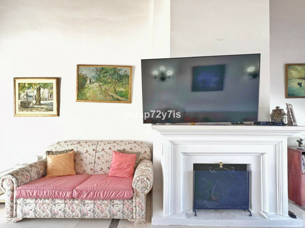 Top Floor Apartment El Presidente Málaga - image 7