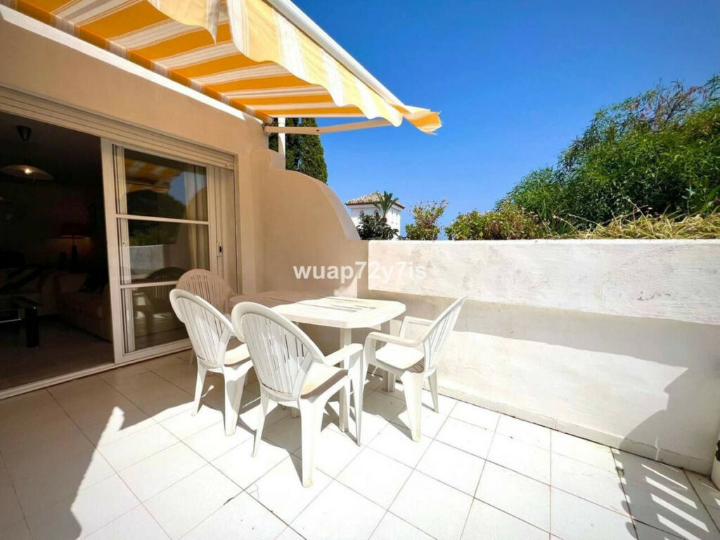 Townhouse El Paraiso Málaga - image 7