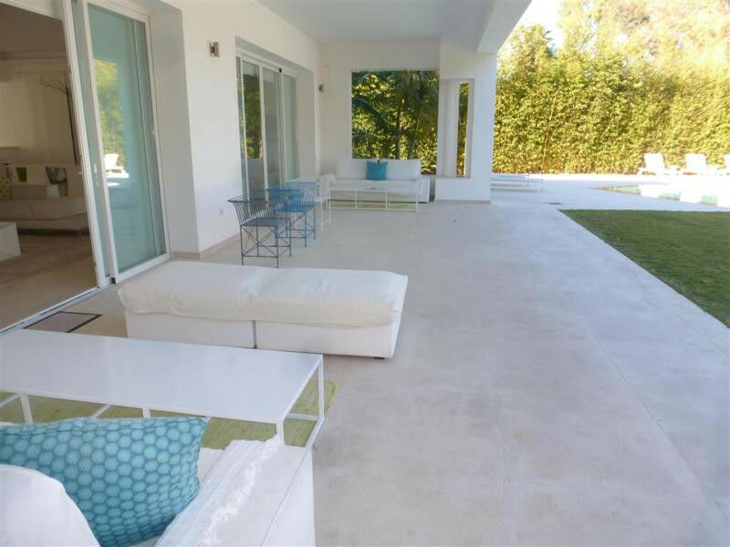 Detached Villa Guadalmina Baja Málaga - image 7