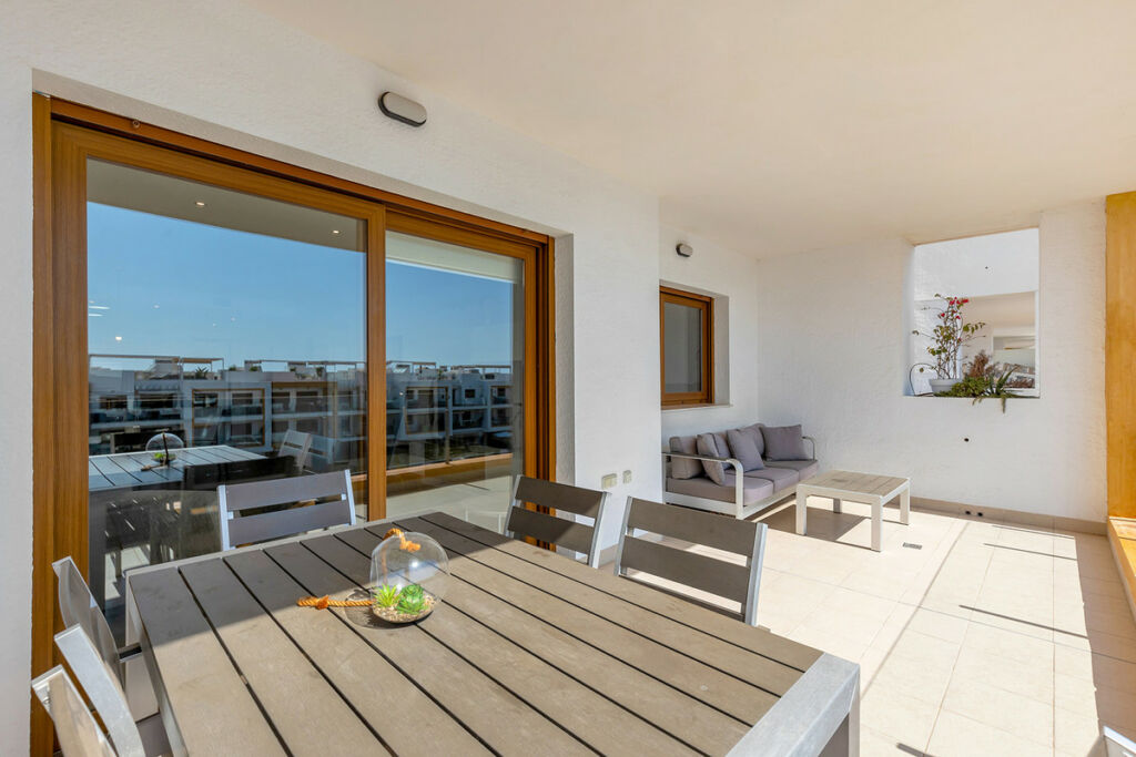 Middle Floor Apartment Villamartin Alicante - image 7