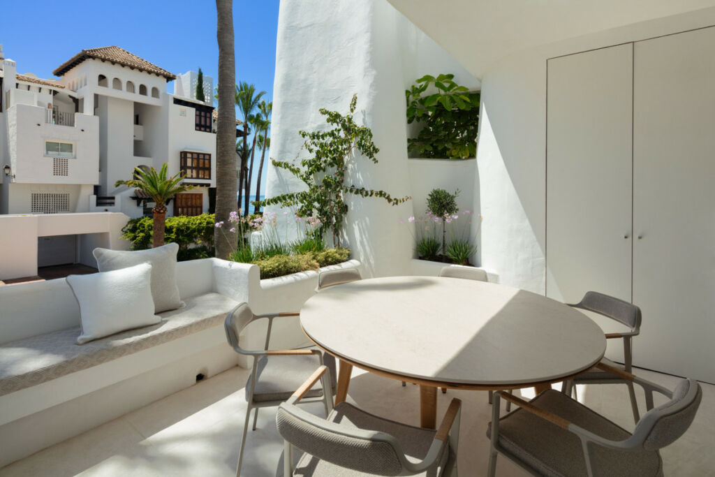 Middle Floor Apartment The Golden Mile Málaga - image 7
