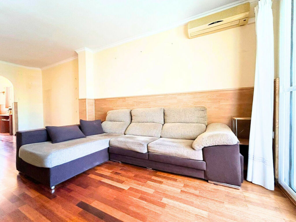 Middle Floor Apartment Las Lagunas Málaga - image 9