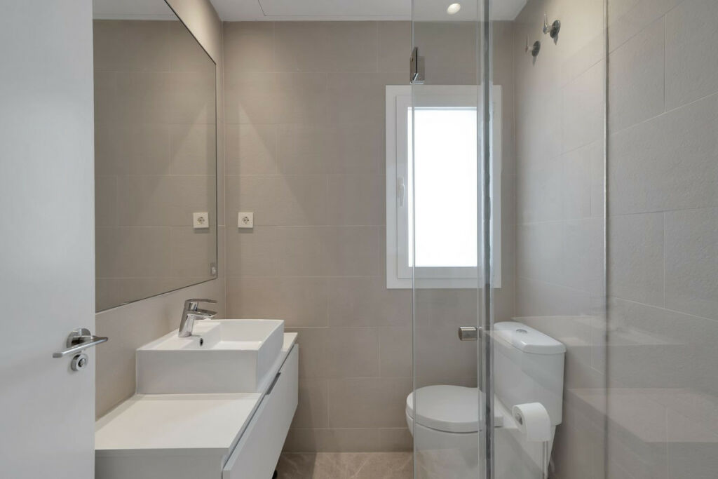 Ground Floor Apartment El Paraiso Málaga - image 8