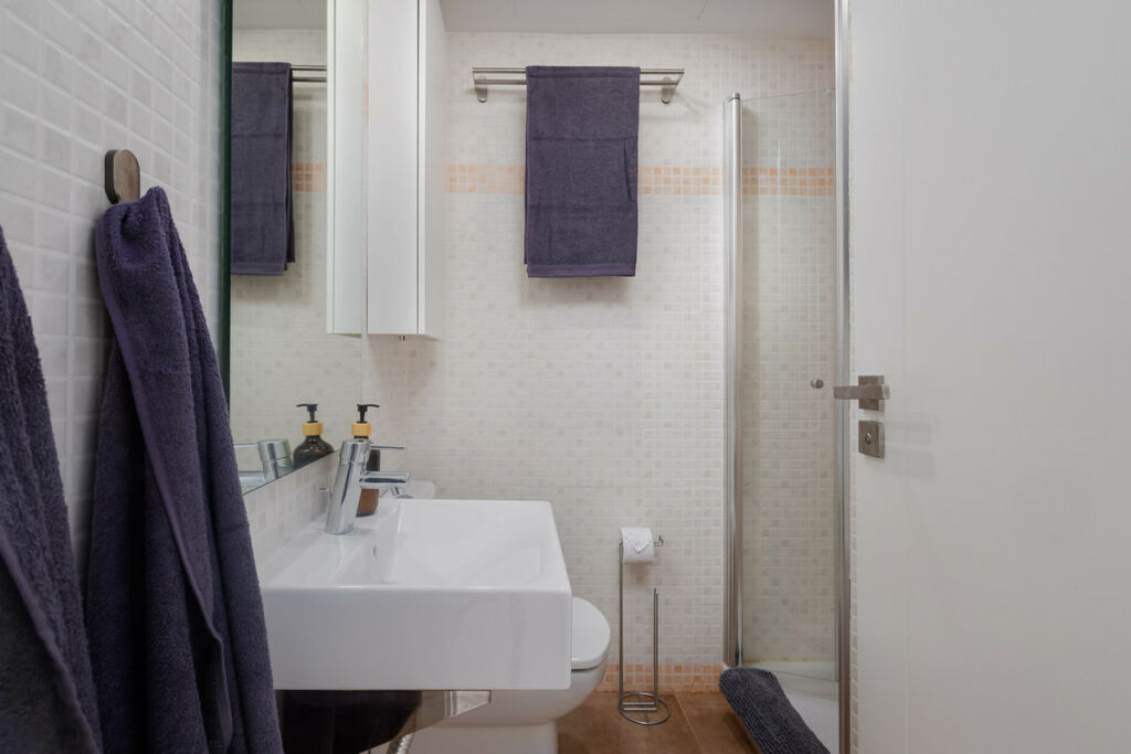 Middle Floor Apartment Estepona Málaga - image 7