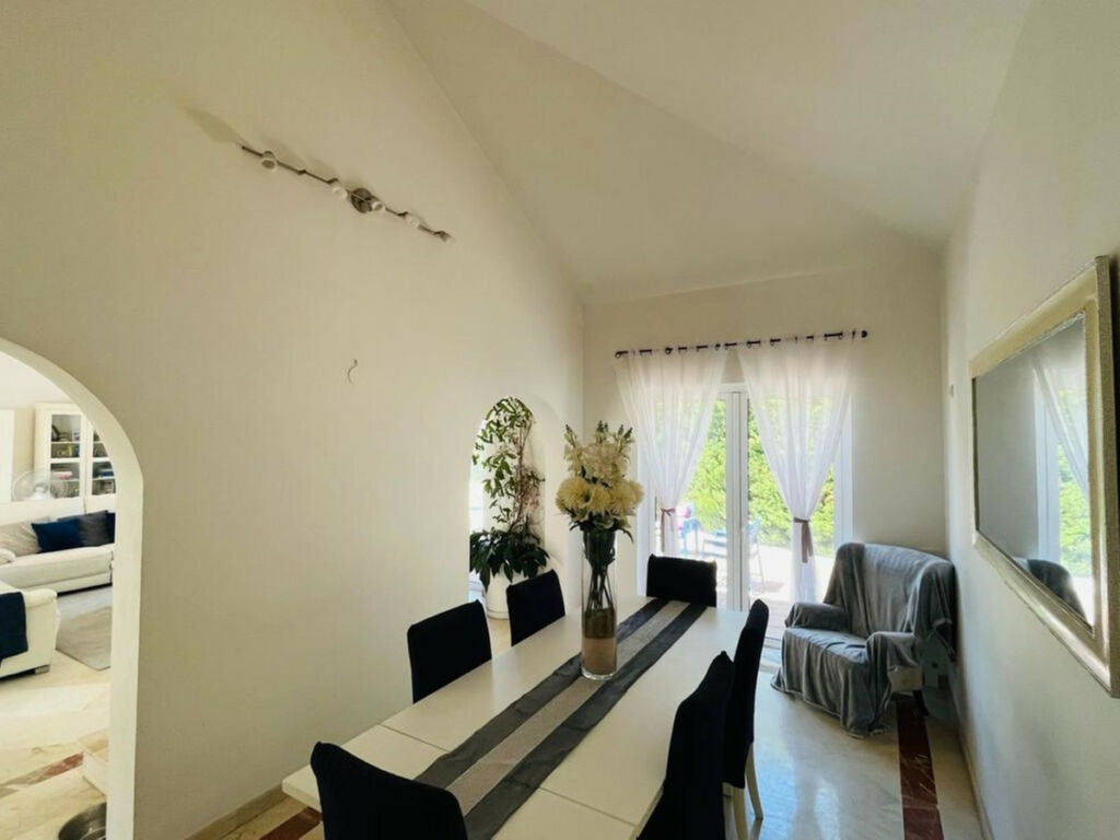 Detached Villa Sotogrande Cádiz - image 7