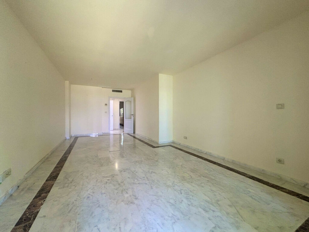 Ground Floor Apartment La Alcaidesa Cádiz - image 7