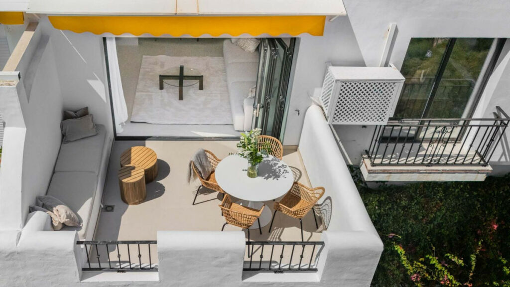 Middle Floor Apartment Benahavís Málaga - image 7
