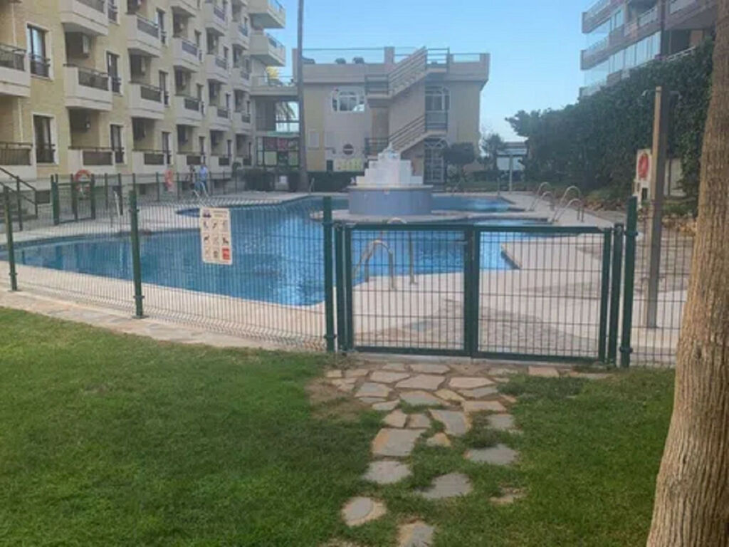 Middle Floor Apartment Fuengirola Málaga - image 7