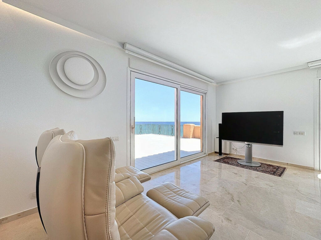 Penthouse Manilva Málaga - image 7