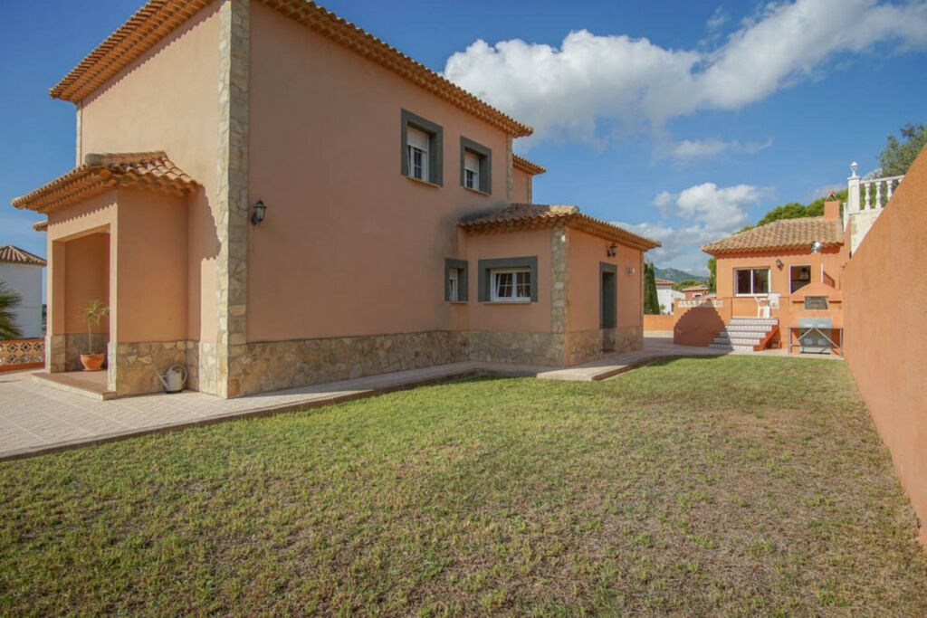 Detached Villa Los Pinos Alicante - image 7
