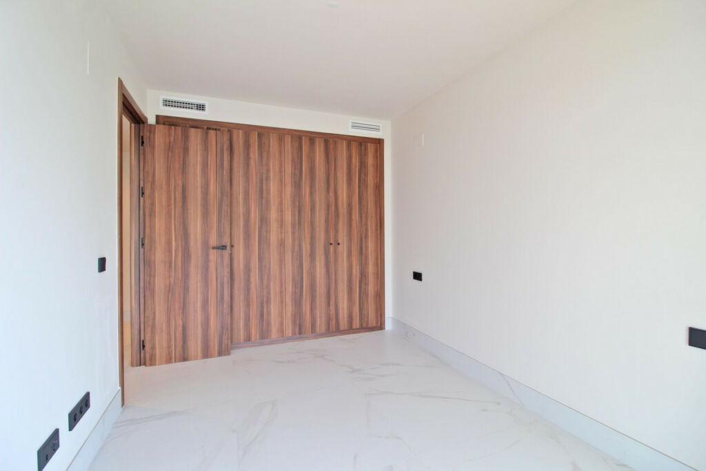 Middle Floor Apartment San Pedro de Alcántara Málaga - image 7