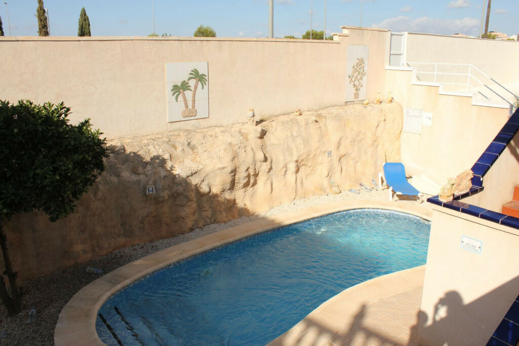 Detached Villa La Zenia Alicante - image 7