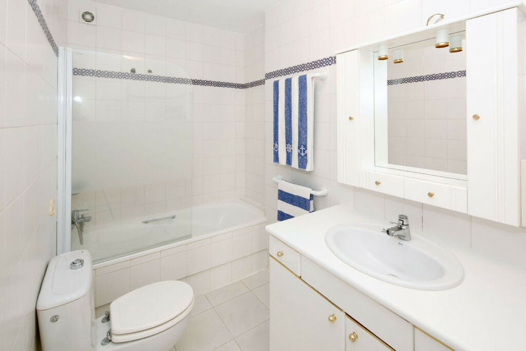 Ground Floor Apartment Atalaya Málaga - image 7