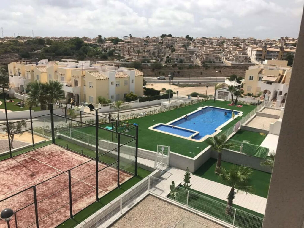 Middle Floor Apartment Villamartin Alicante - image 6