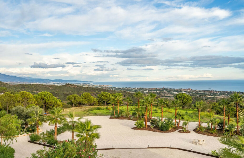 Detached Villa Estepona Málaga - image 7