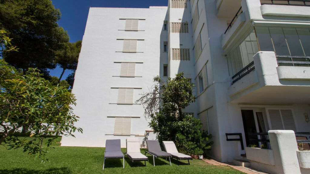 Ground Floor Apartment Los Monteros Málaga - image 9