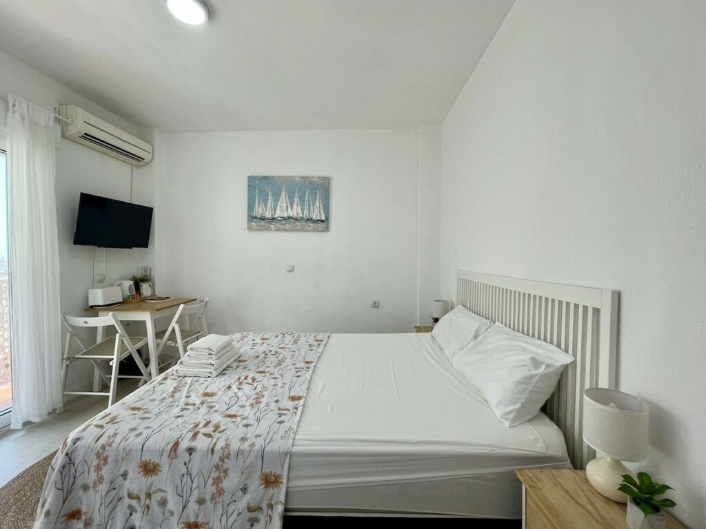Middle Floor Studio Nerja Málaga - image 7