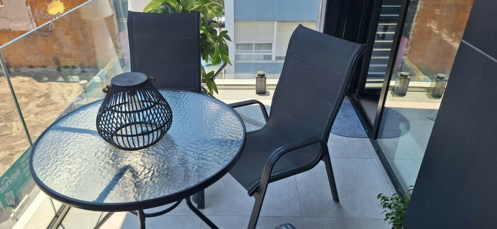 Middle Floor Apartment Torrevieja Alicante - image 7