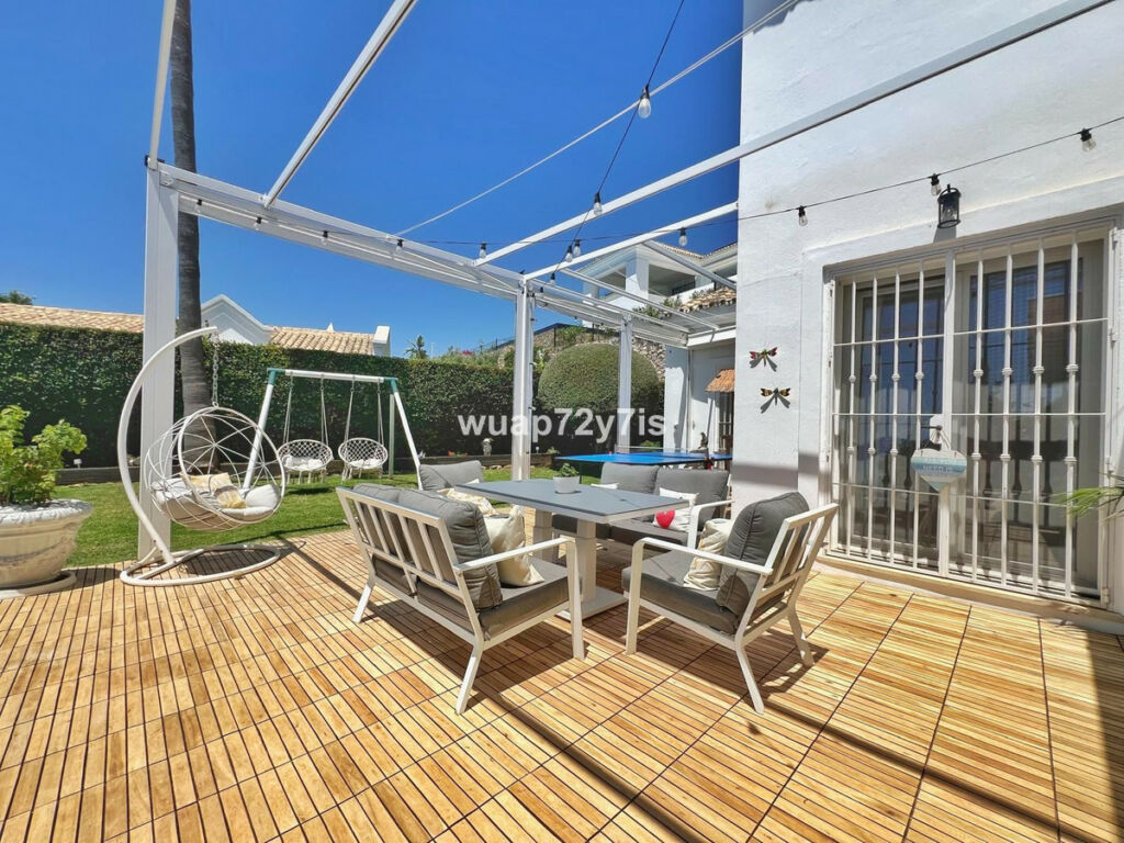 Detached Villa Istán Málaga - image 4