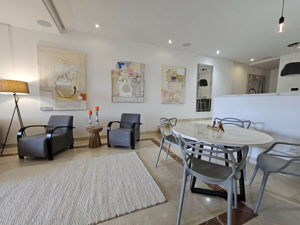 Middle Floor Apartment Puerto Banús Málaga - image 7