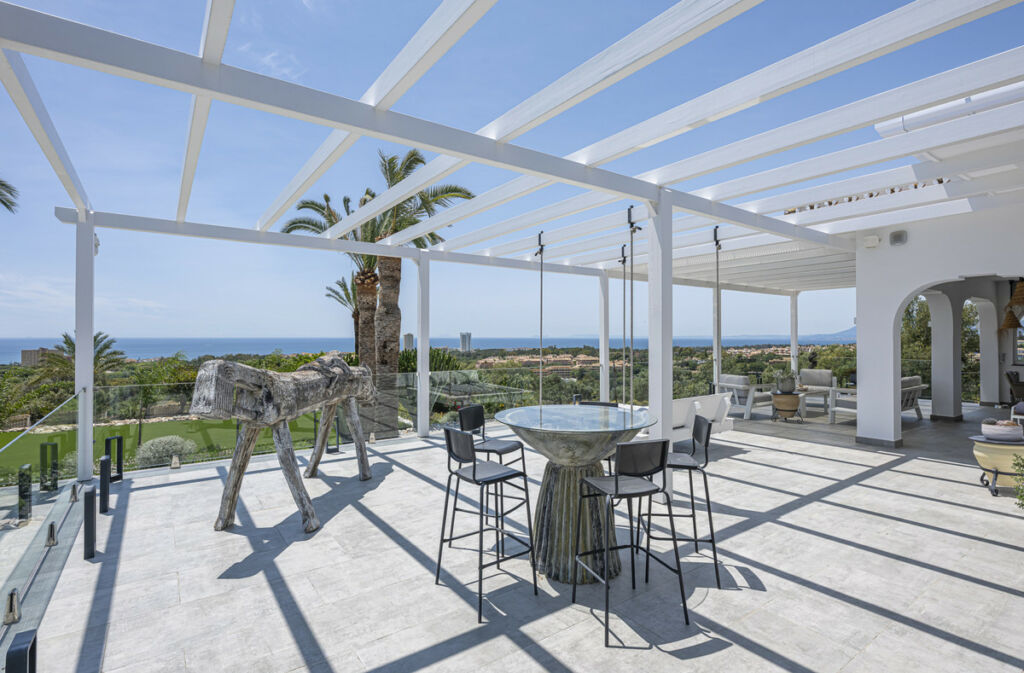 Detached Villa Elviria Málaga - image 9