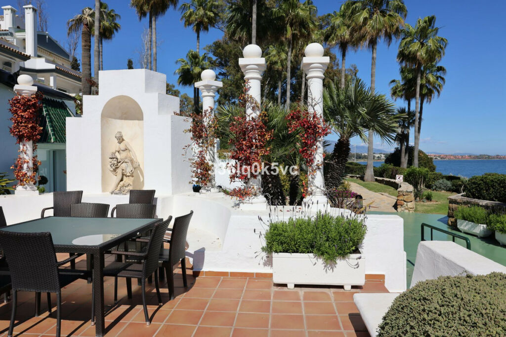 Townhouse Estepona Málaga - image 7