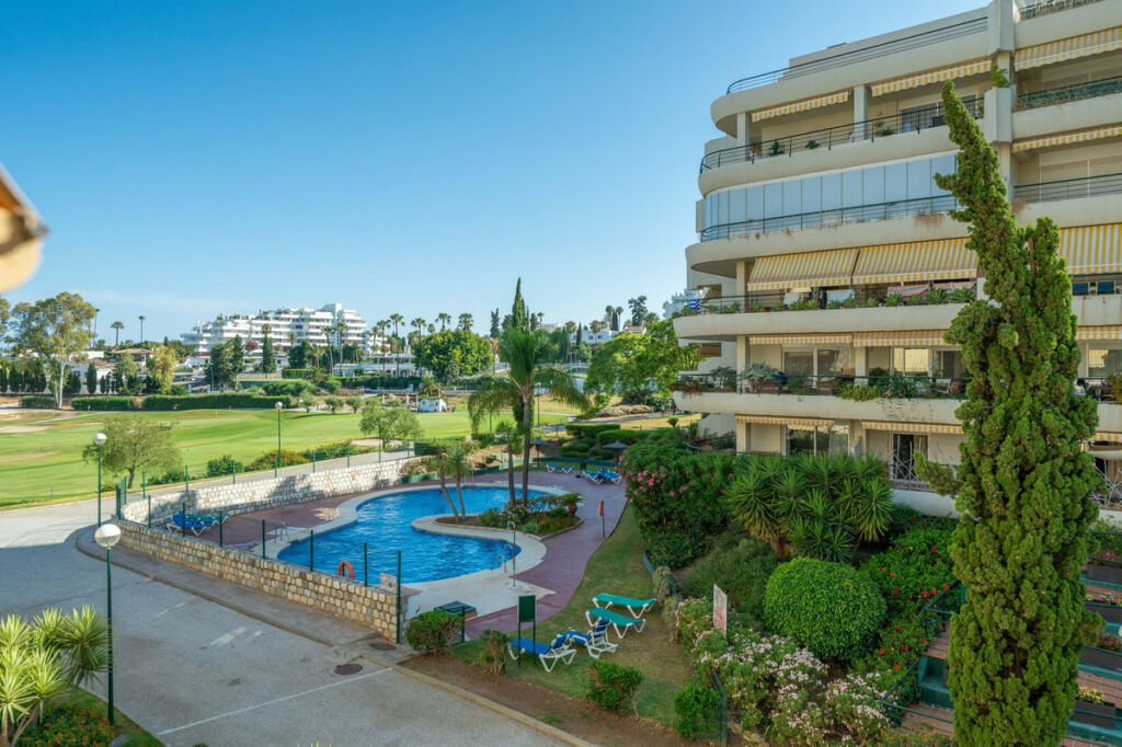Middle Floor Apartment Marbella Málaga - image 7