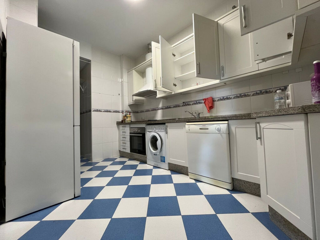 Ground Floor Apartment Puerto Banús Málaga - image 7