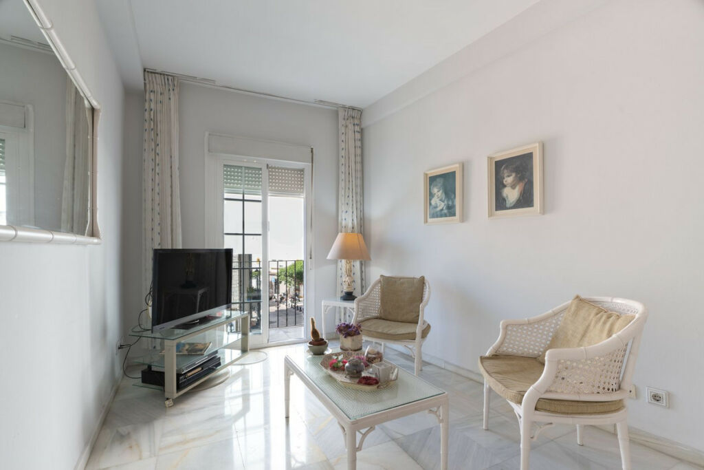 Middle Floor Apartment Marbella Málaga - image 8