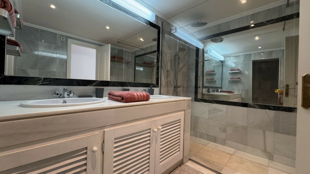 Penthouse Duplex El Presidente Málaga - image 6