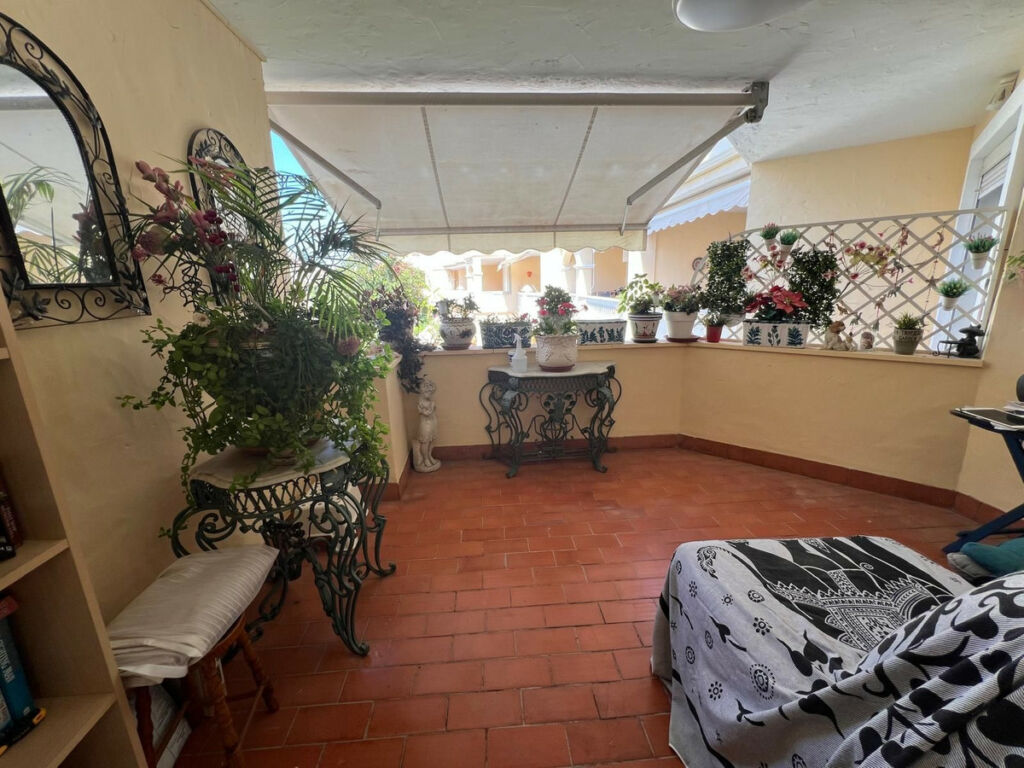Middle Floor Apartment El Paraiso Málaga - image 7