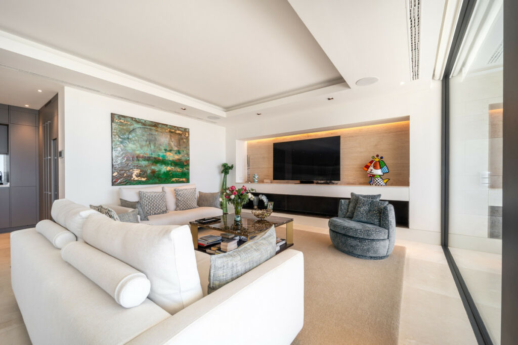 Middle Floor Apartment La Quinta Málaga - image 8
