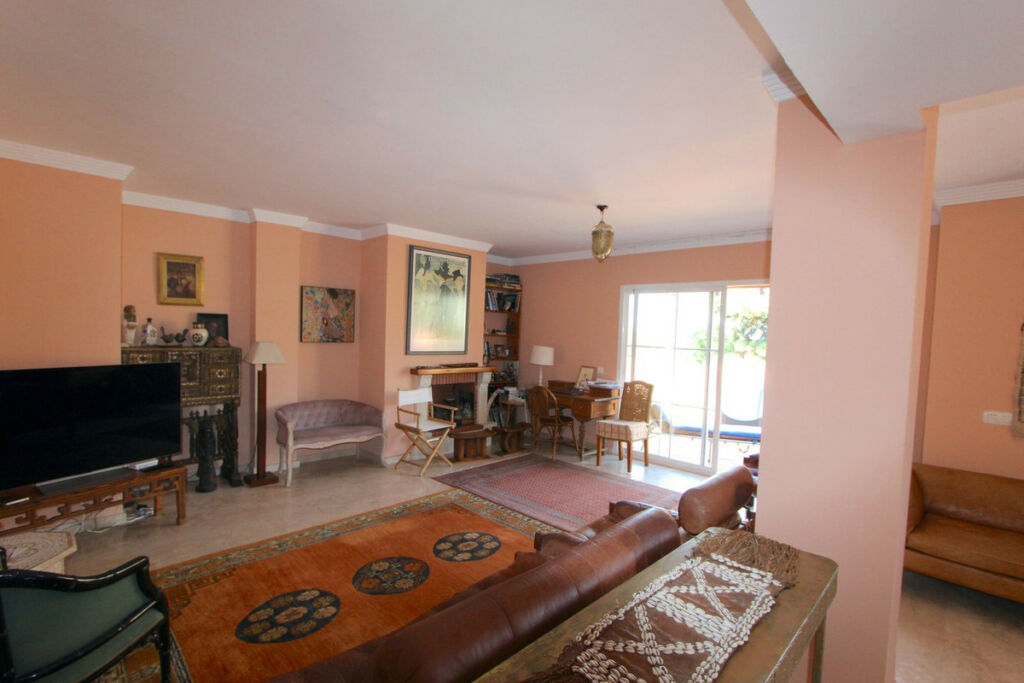 Penthouse Elviria Málaga - image 7