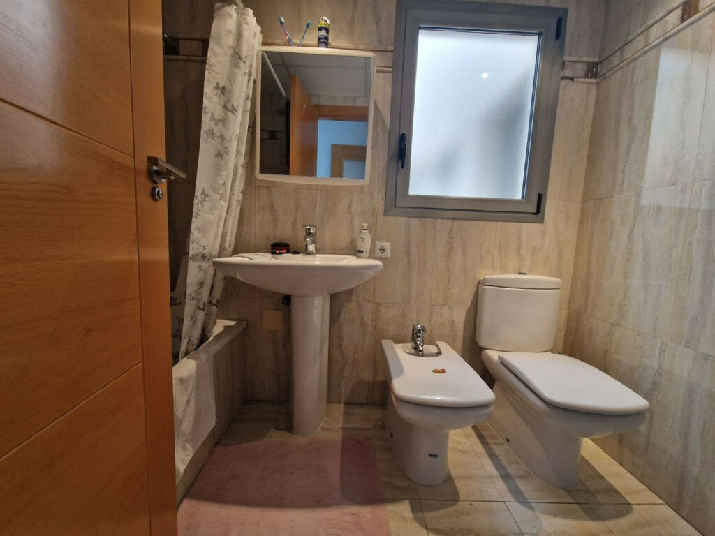 Middle Floor Apartment Torrevieja Alicante - image 7
