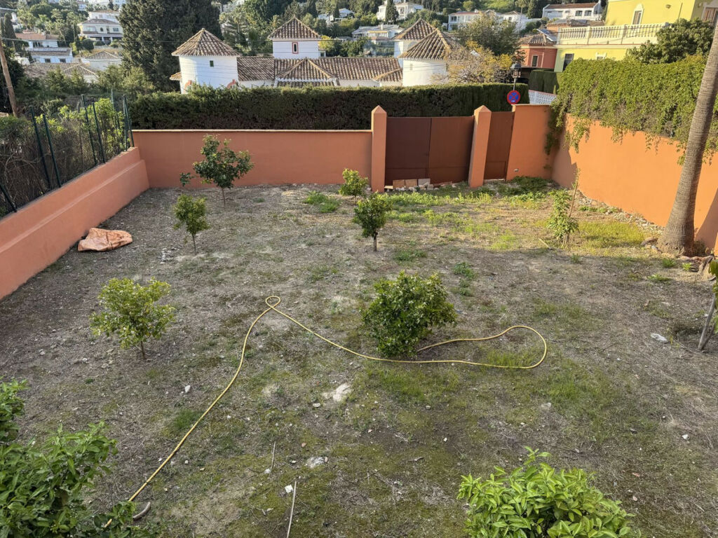 Detached Villa Sierrezuela Málaga - image 52