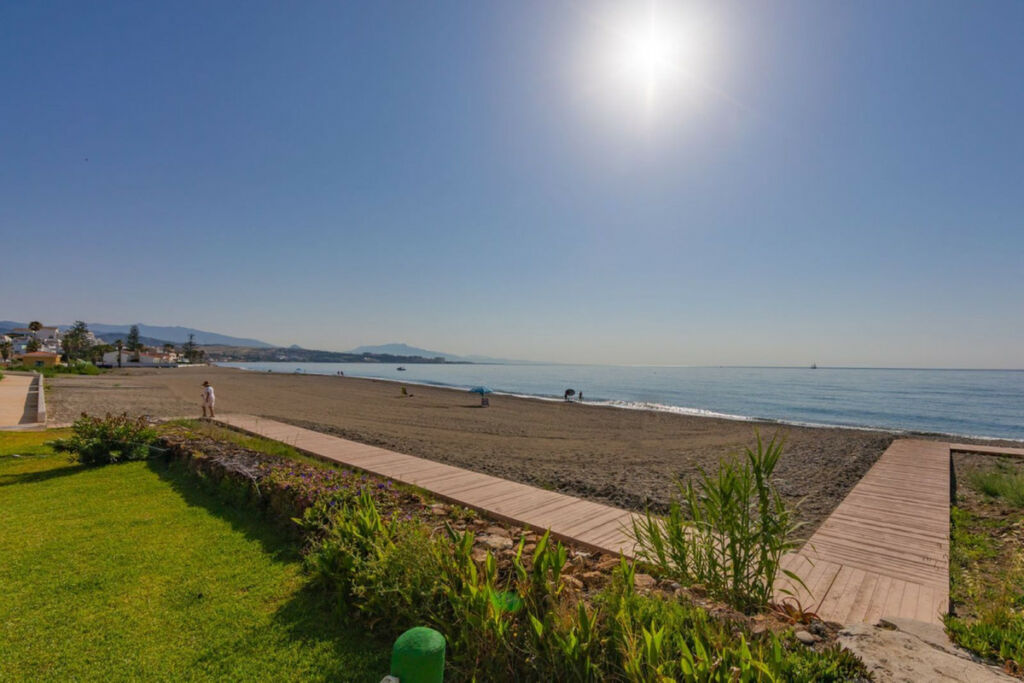Detached Villa Estepona Málaga - image 75