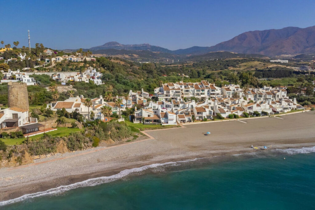 Detached Villa Estepona Málaga - image 76