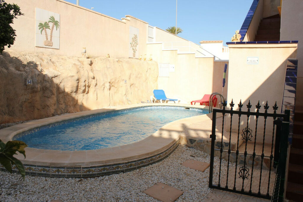 Detached Villa La Zenia Alicante - image 8