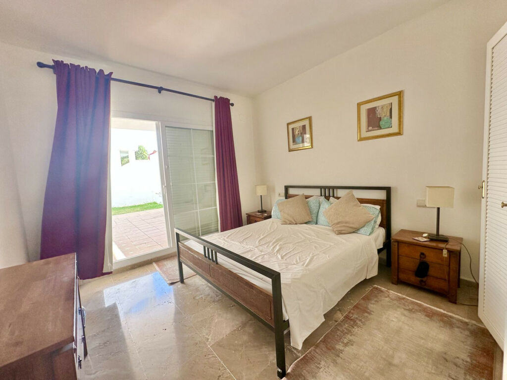 Ground Floor Apartment La Duquesa Málaga - image 8