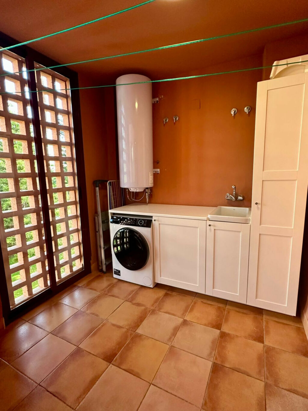 Middle Floor Apartment Estepona Málaga - image 8