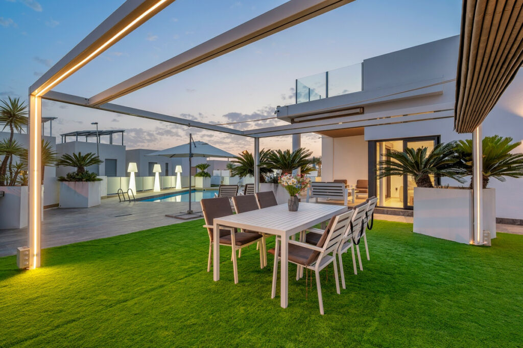Detached Villa Villamartin Alicante - image 8