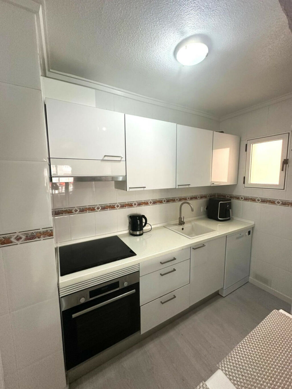 Middle Floor Apartment Torrevieja Alicante - image 8