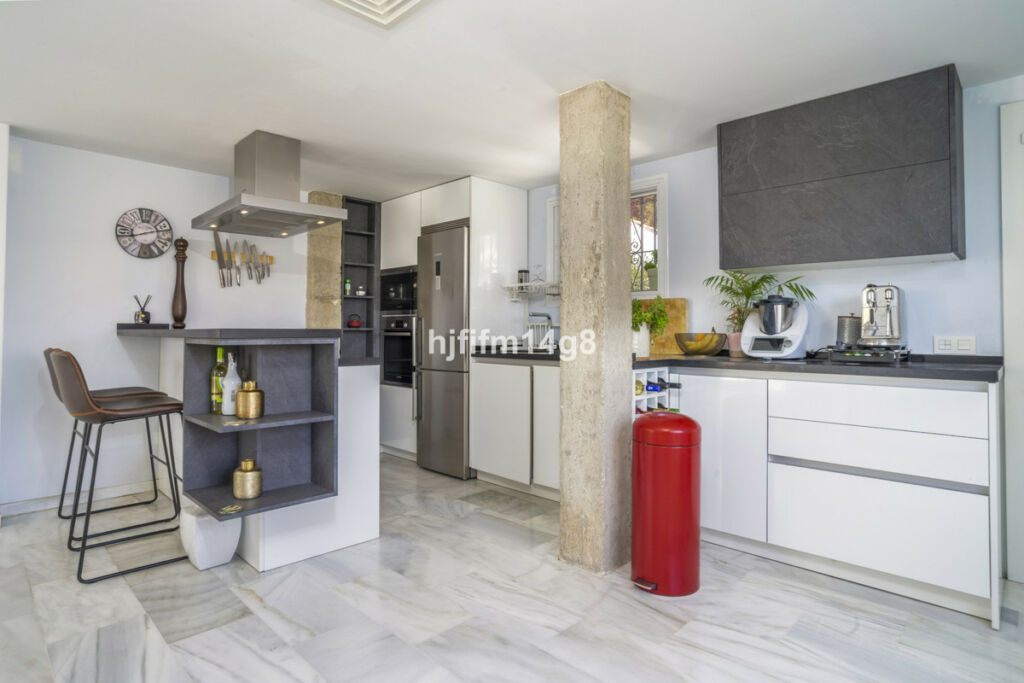 Detached Villa Nueva Andalucía Málaga - image 8