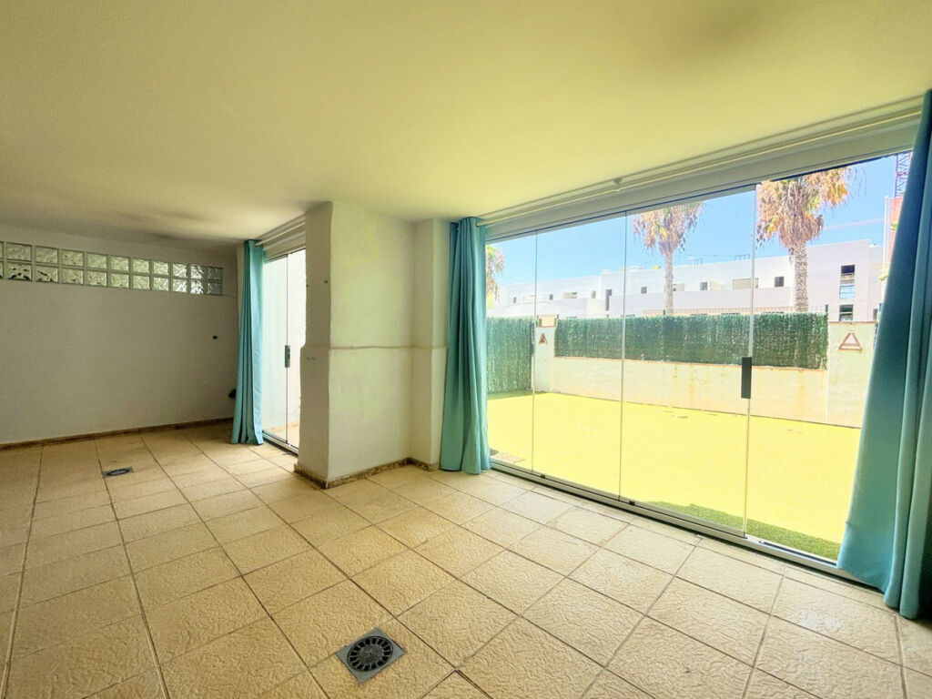 Ground Floor Apartment La Alcaidesa Cádiz - image 8