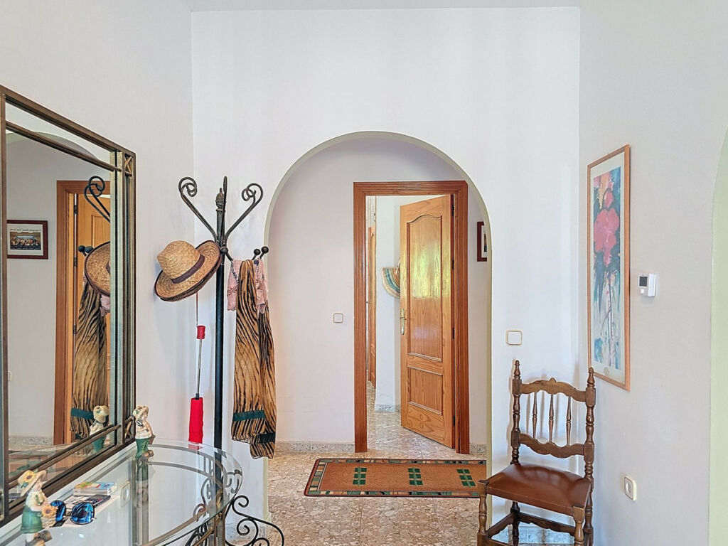 Detached Villa Cómpeta Málaga - image 9