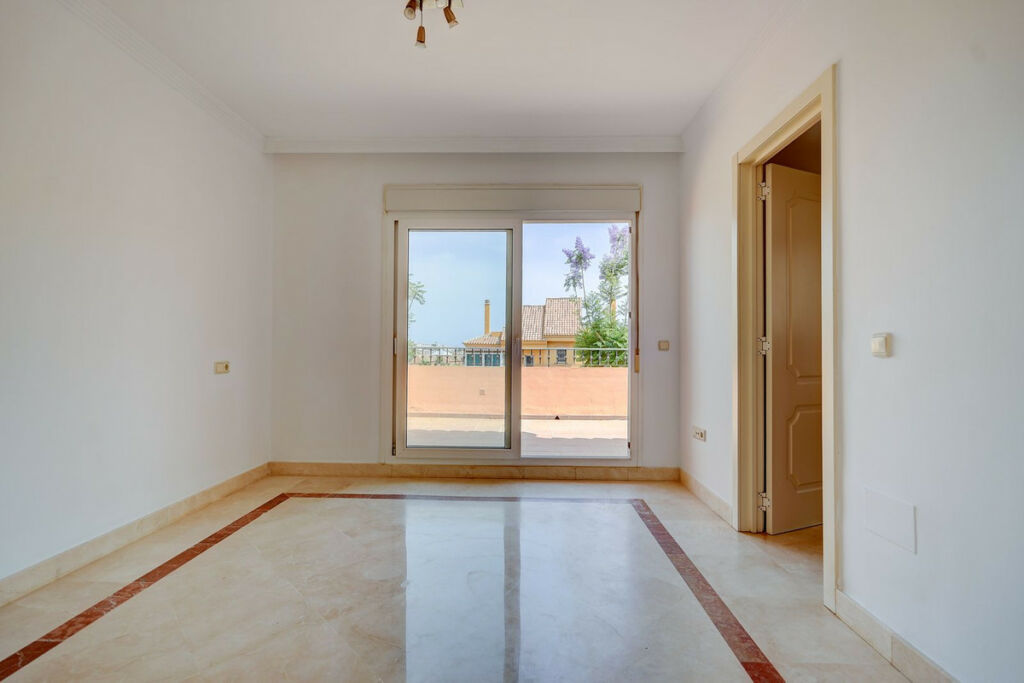 Semi-Detached House Riviera del Sol Málaga - image 8