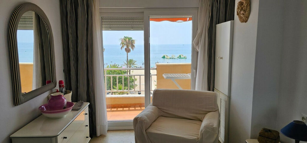 Middle Floor Apartment Los Boliches Málaga - image 8