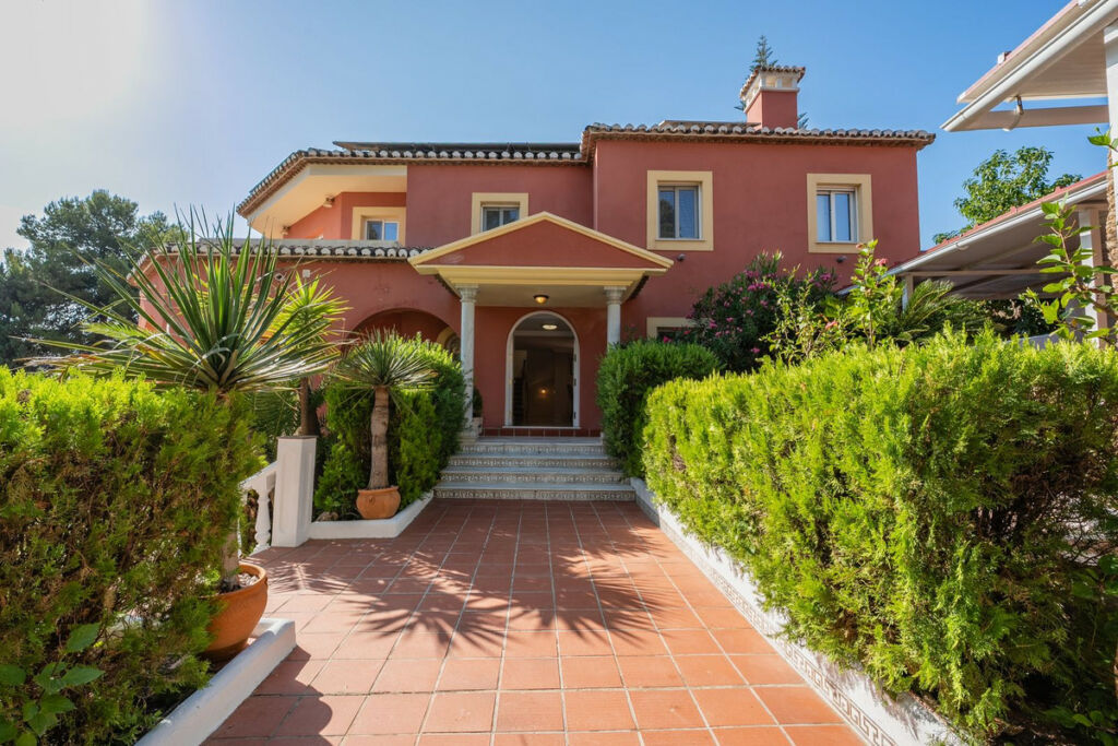 Detached Villa Mijas Málaga - image 8
