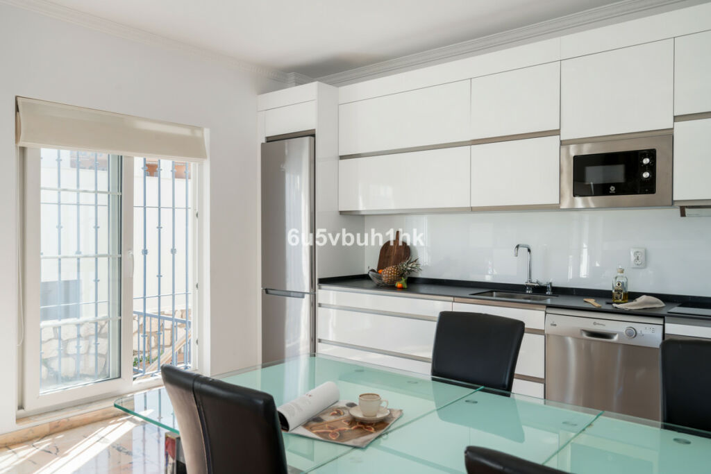 Detached Villa Fuengirola Málaga - image 8