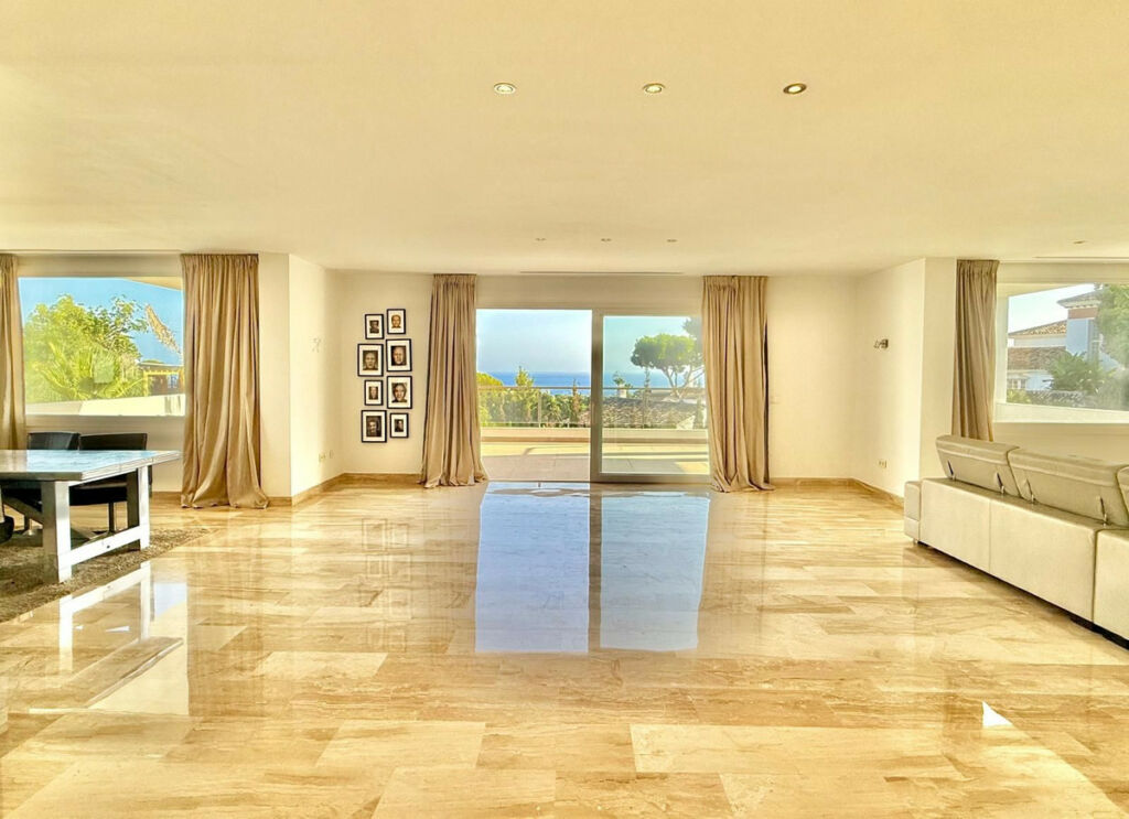 Detached Villa El Rosario Málaga - image 8